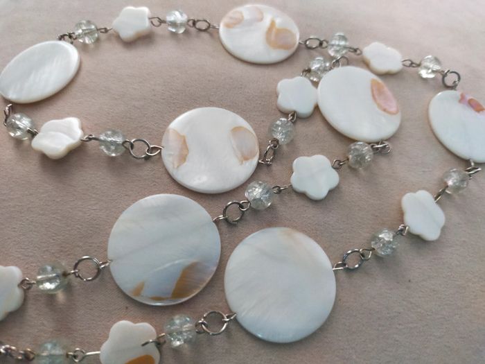 Collier en nacre blanche et perles – Collection Reflets de Lavande - photo numéro 6