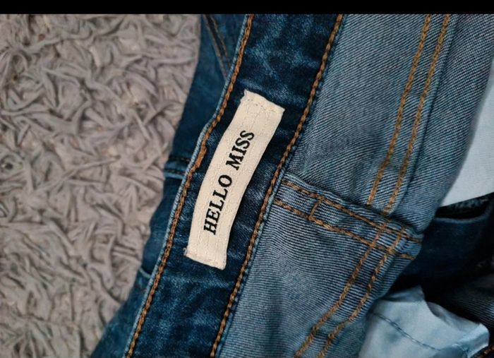 Jeans trouée avec broderie taille 38 - photo numéro 5