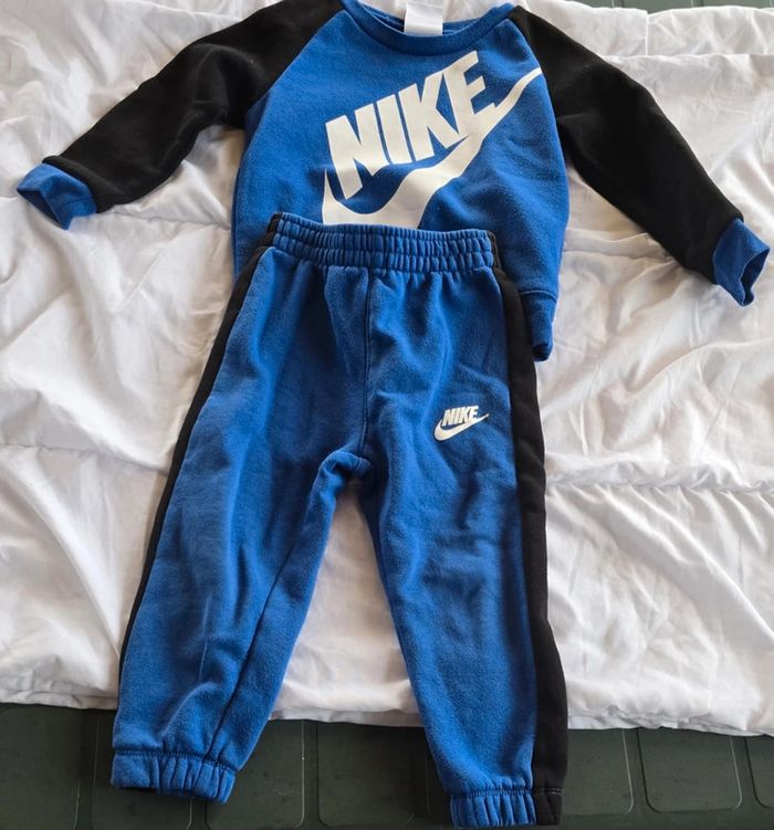 Ensemble survêtement Nike