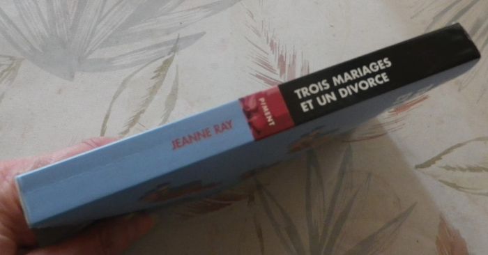 Trois mariages et un divorce de Jeanne Ray Ed. Piment - photo numéro 3