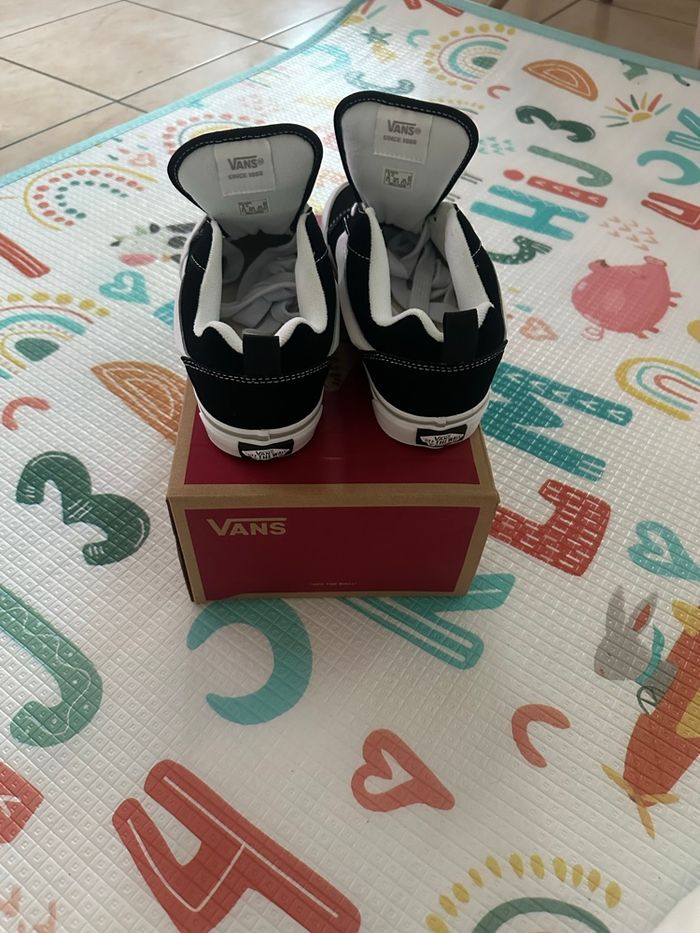 Vans Knu Skool neuves taille 36,5 - photo numéro 2