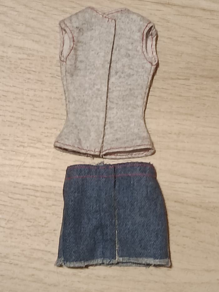 Lot vêtements Barbie - photo numéro 3