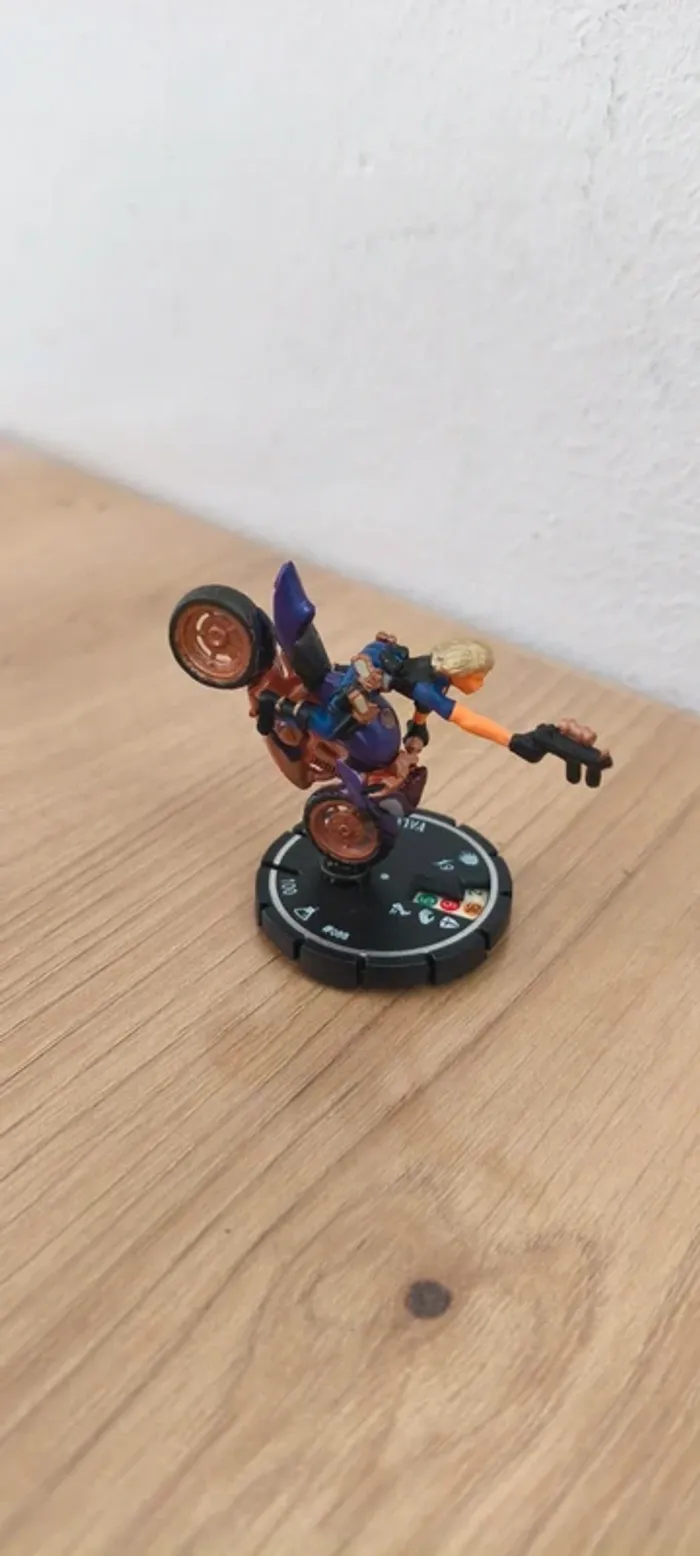 Figurine Heroclix valerie elle lab horrorclix - photo numéro 2