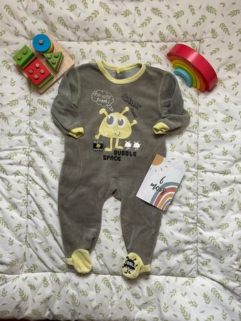 pyjama grenouillère en velours kaki 6 mois