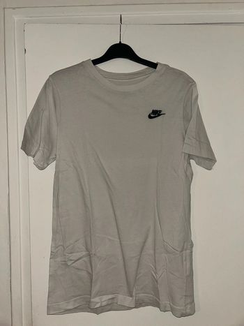 T-shirt Nike