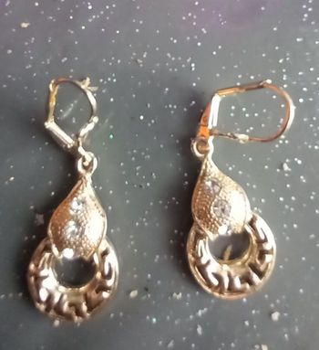 Boucle d'oreille plaqué or pendante