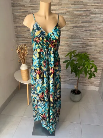 Robe noire et bleue à lien