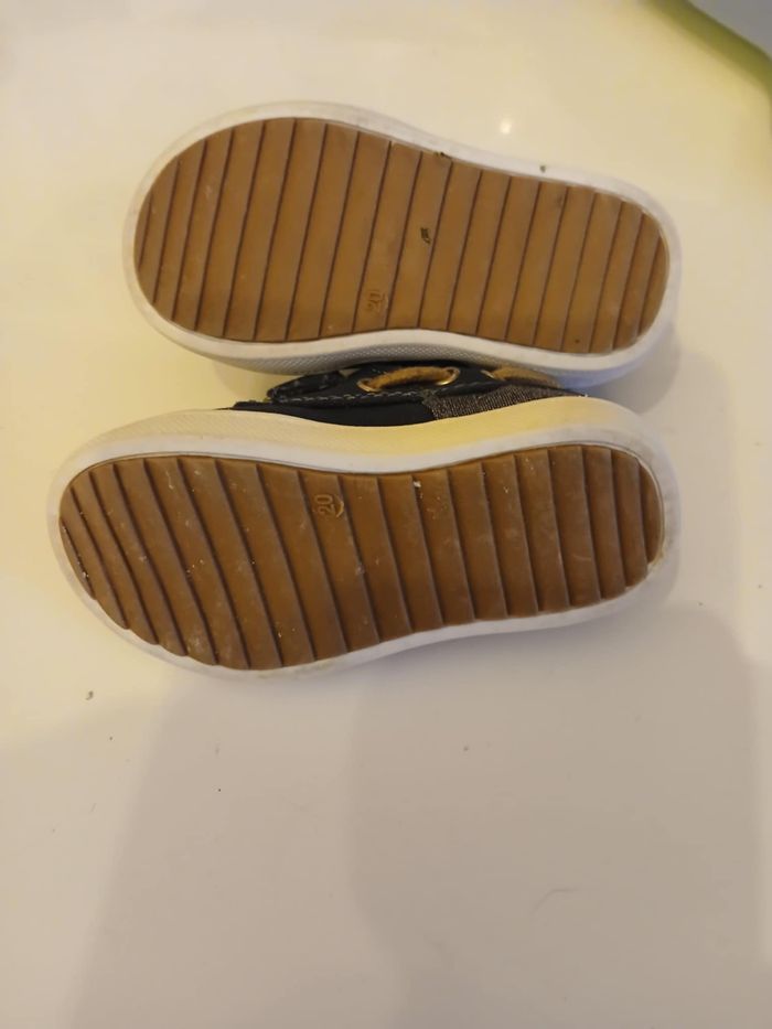 MOCASSIN BEBE TAILLE 20 - photo numéro 4