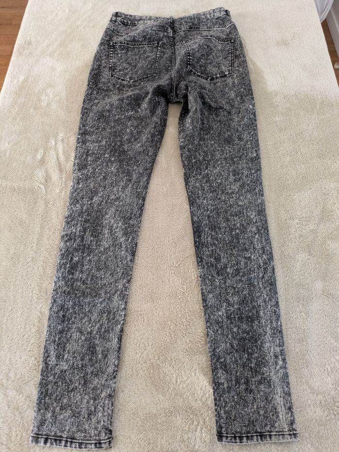 Jean Skinny H&M - Noir Délavé Acid Wash (Taille Haute) - photo numéro 4
