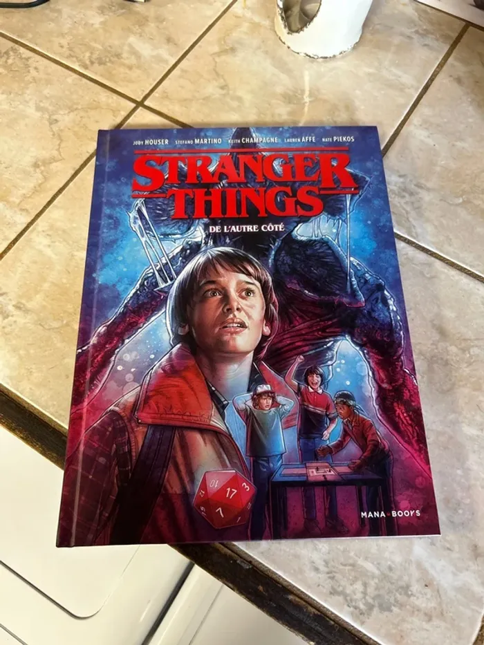 Livre Stranger Things - photo numéro 2