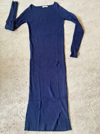 Robe moulante bleue marine très jolie taille s 