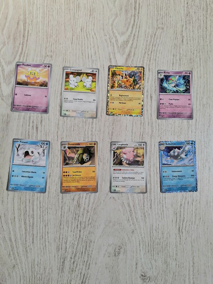Lot de 8 cartes Pokémon