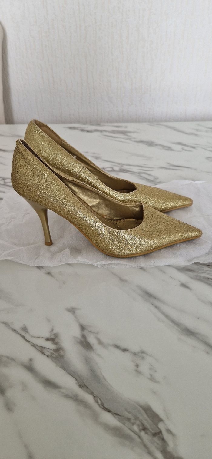 Chaussures à talons, dorées - photo numéro 3