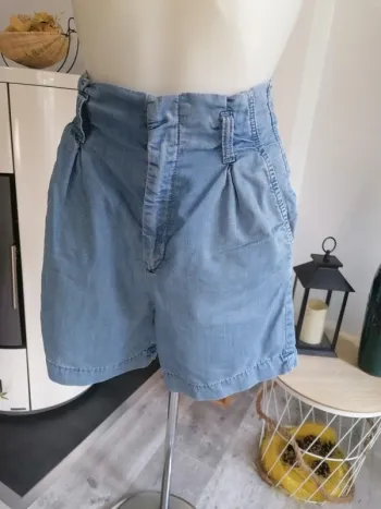 Short taille haute H&M 36