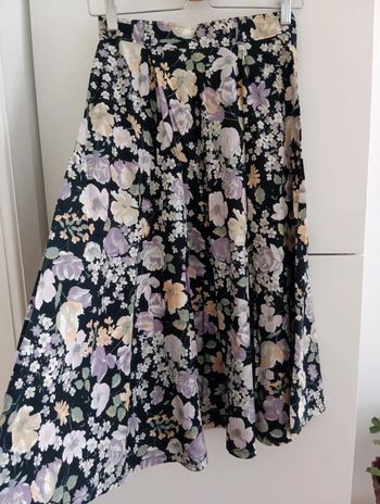 Jupe vintage à fleurs longueur midi en coton