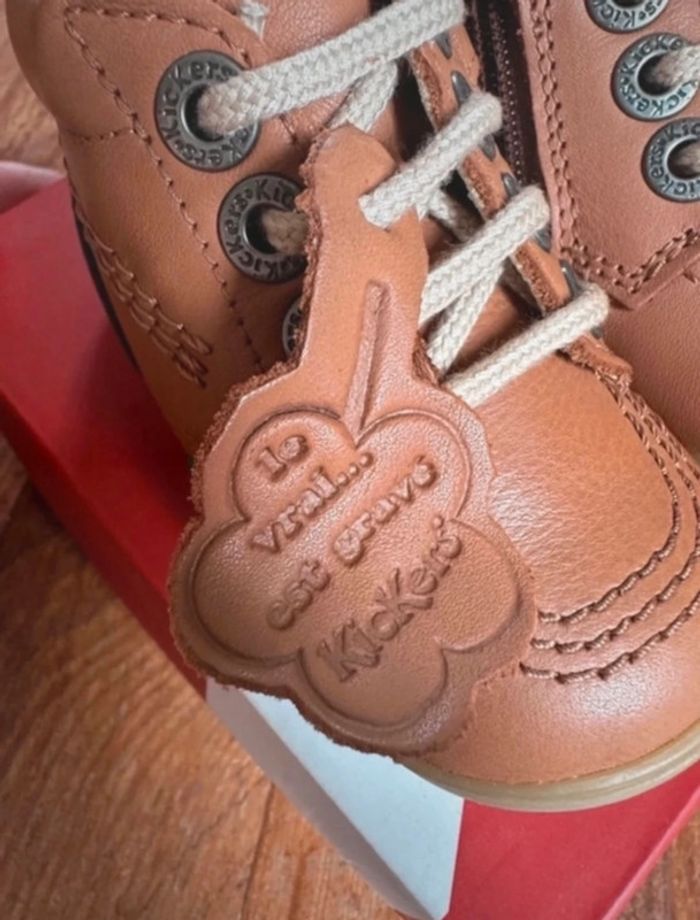 Bottines cuir chaussures bébé neuves Kickers Gazip lacets marron camel beige 19 - photo numéro 7