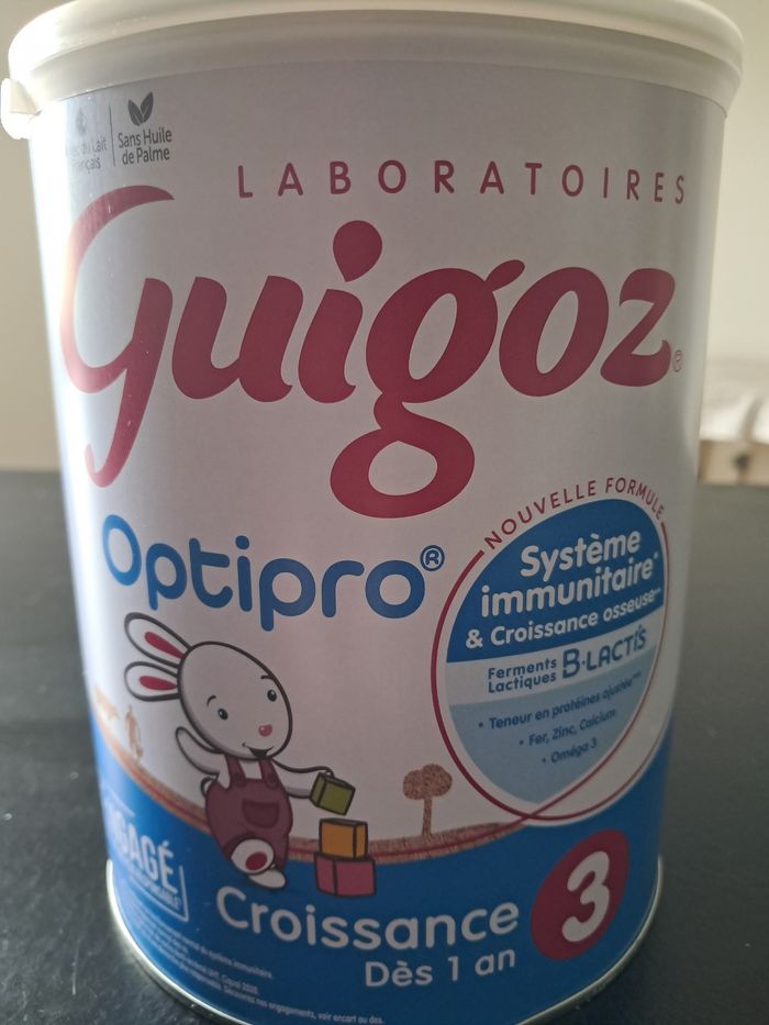 Lait guigoz 3ème âge neuf