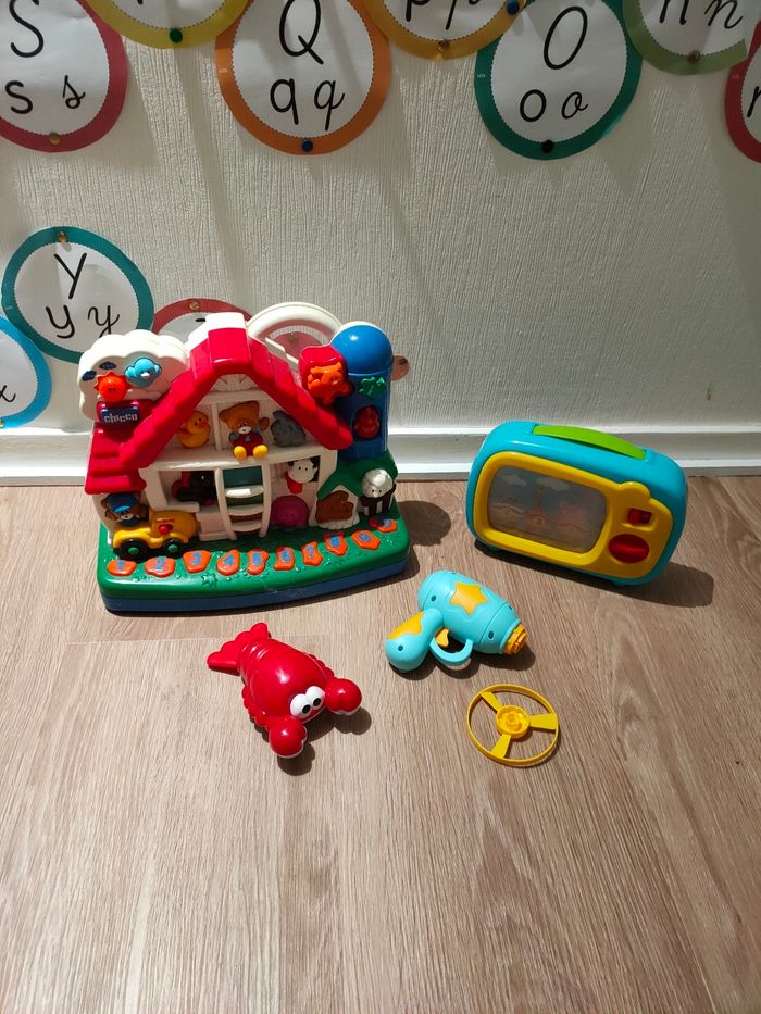 Lot jouets éveil