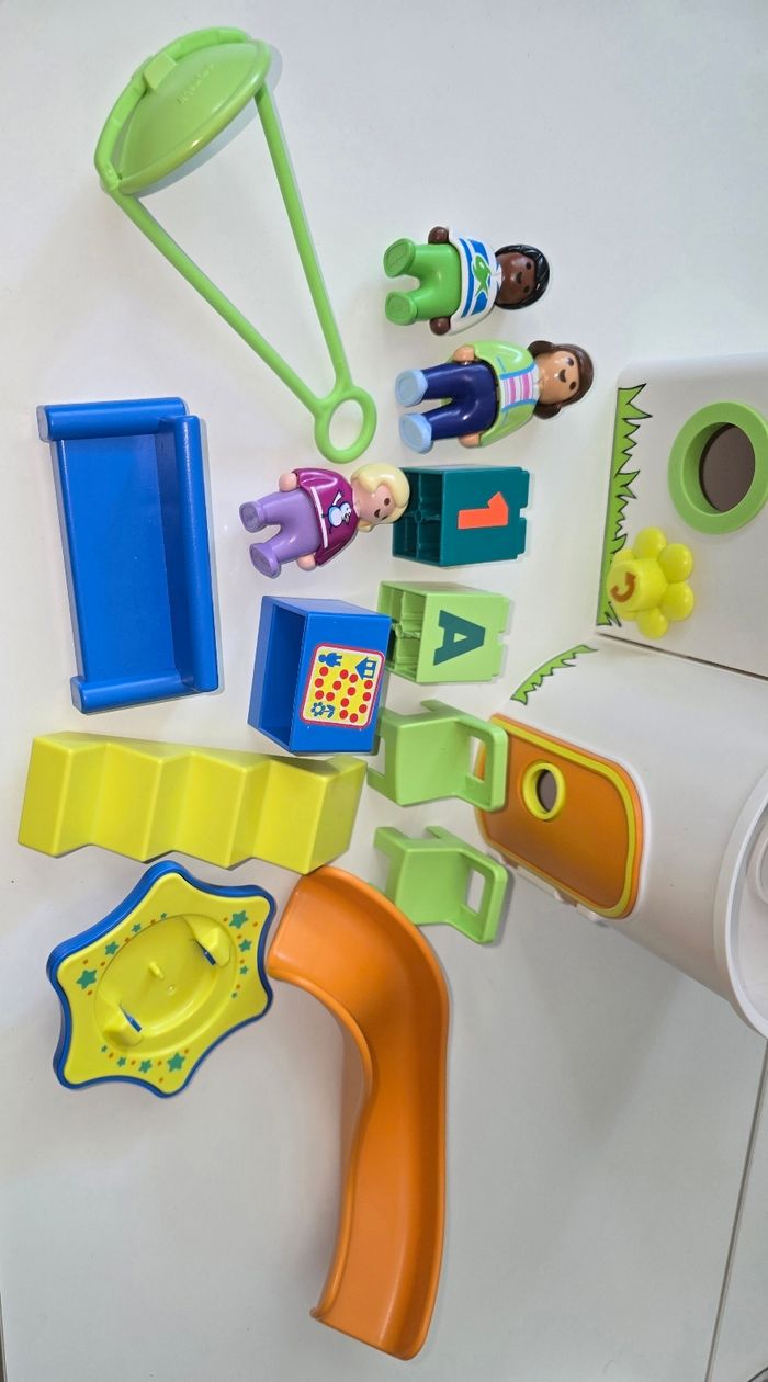 123 playmobil  Garderie transportable  70399 complète - photo numéro 2
