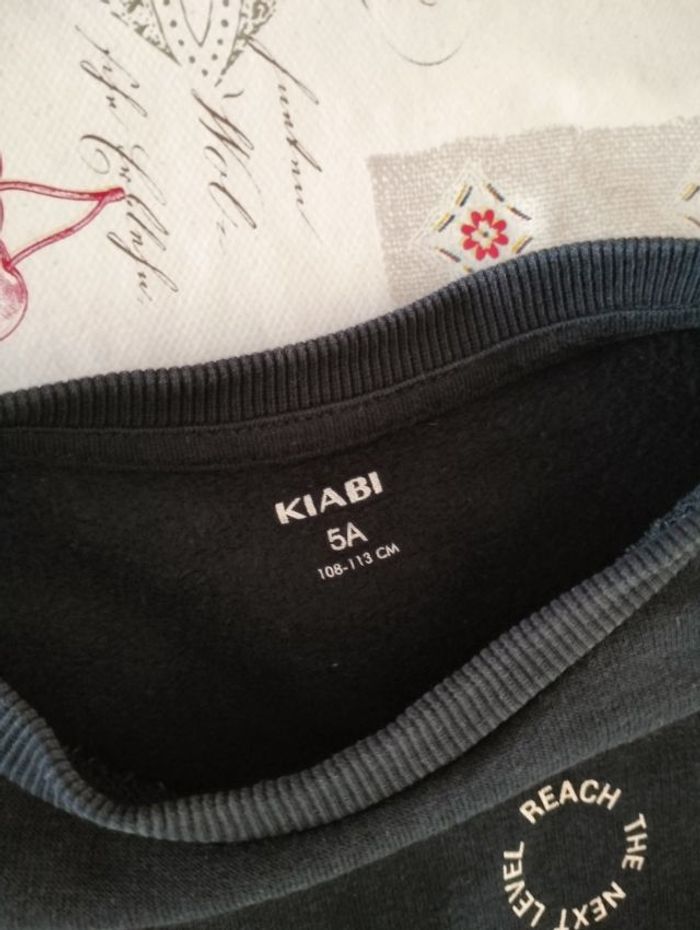Pull noir kiabi (5 ans) 108-113 cm 60% coton 40% polyester - photo numéro 3