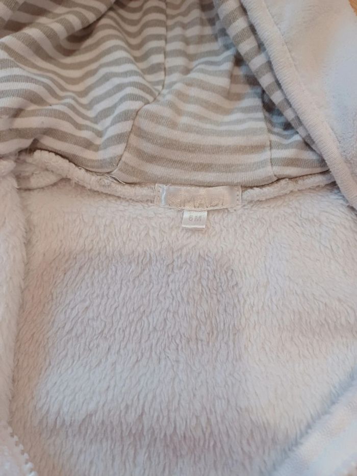 Lot 3 gilets capuche 6 mois - photo numéro 7
