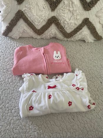 Lot de pyjamas bébé fille