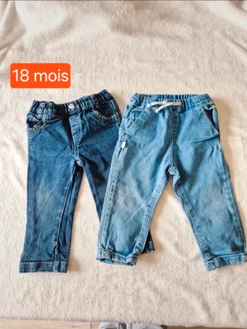Lot 2 jeans 18 mois