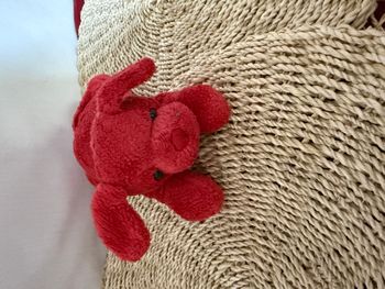 Doudou chiot chien rouge couché MAX ET SAX