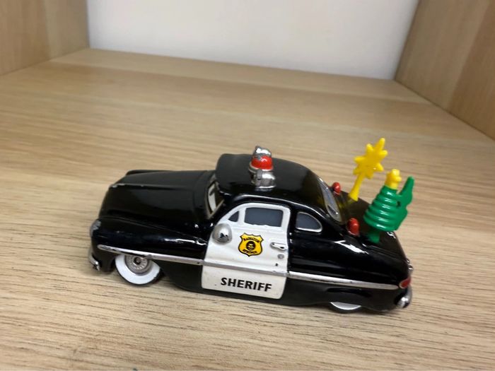 Voiture cars shérif Noël Disney Pixar - photo numéro 3