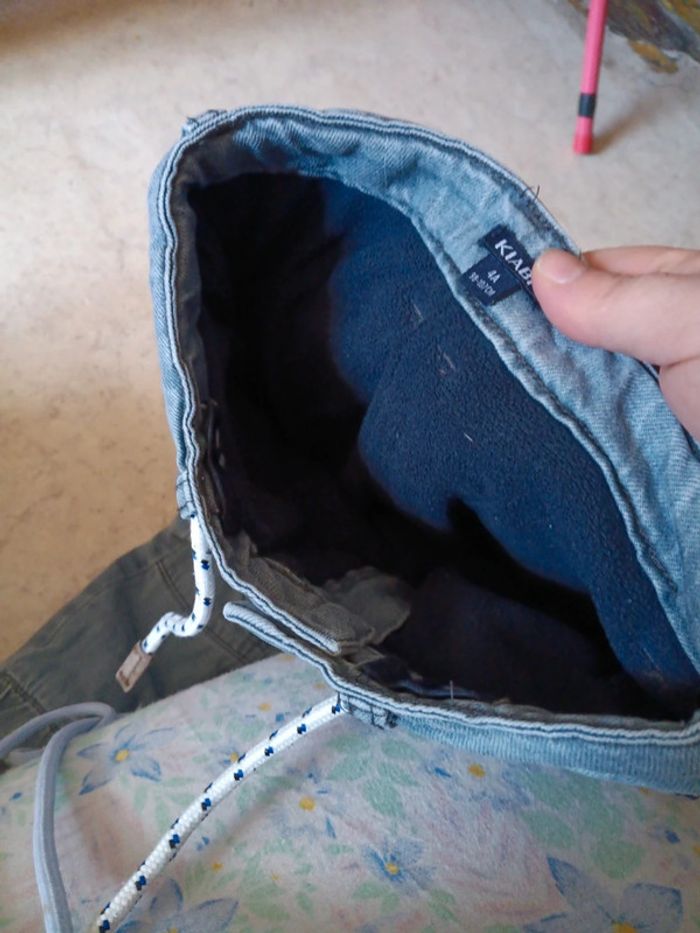 Jean epais 4 ans taché au fesses kiabi - photo numéro 2