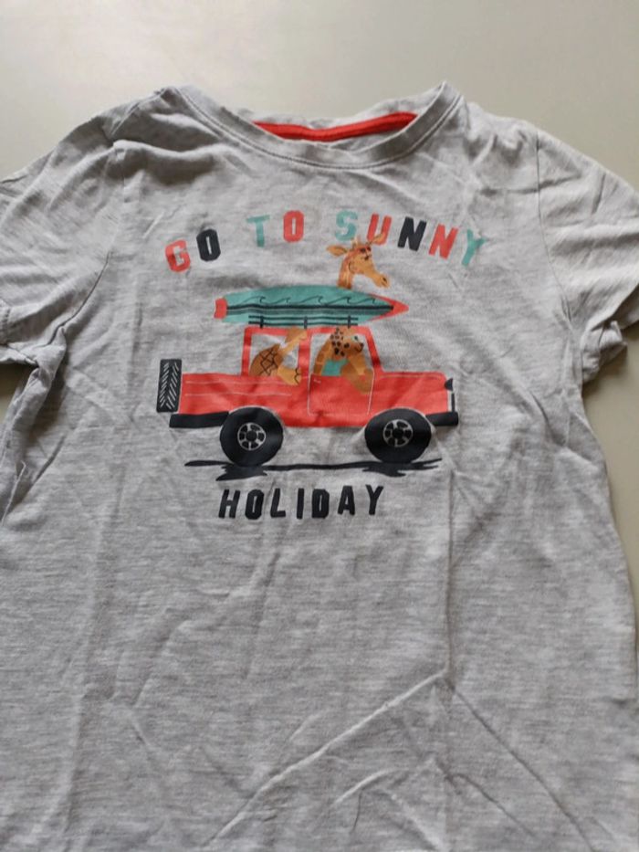 T-shirt Kiabi taille 8 ans - photo numéro 2