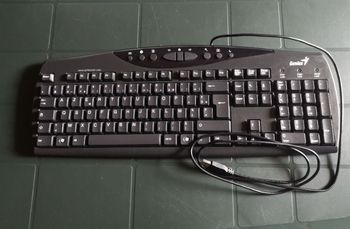 Clavier Genius. Très bon état.