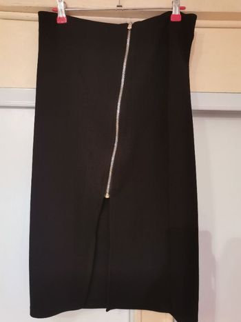 Jupe noire zipée devant