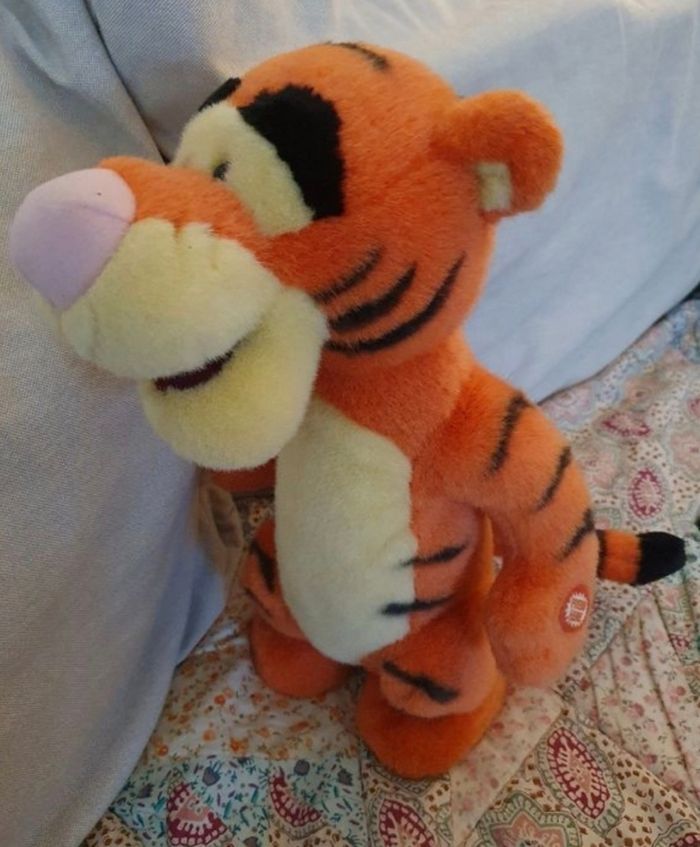 TIGROU DISNEYLAND PARIS 35CM - photo numéro 2