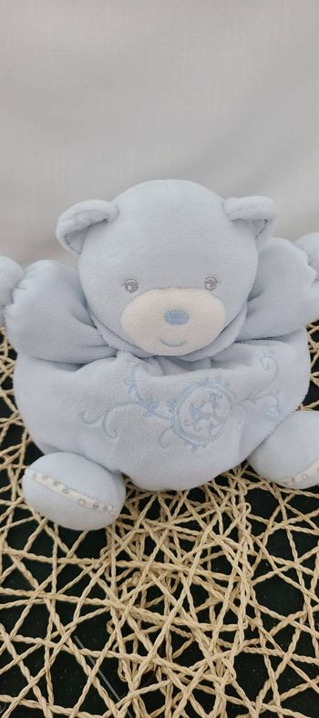 Peluche boule ours KALOO Perle bleu clair p'tit ourson 18 cm