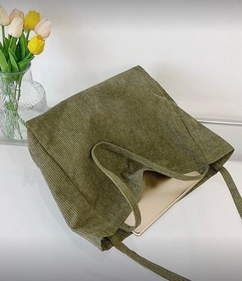 Sac fourre tout vert velours côtelé 