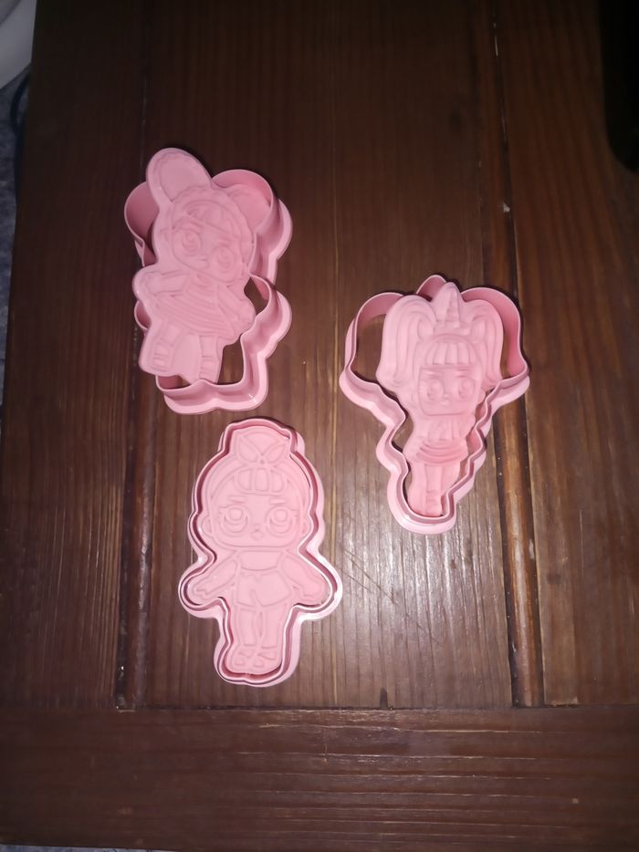 Lot de 3 emportes pièces poupée lol