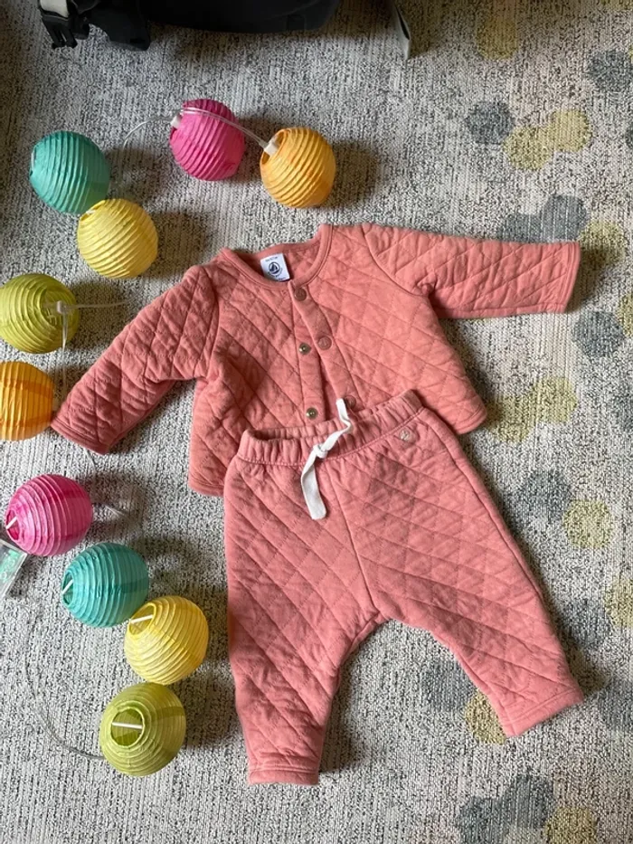 Ensemble corail matelassé Petit bateau 6 mois