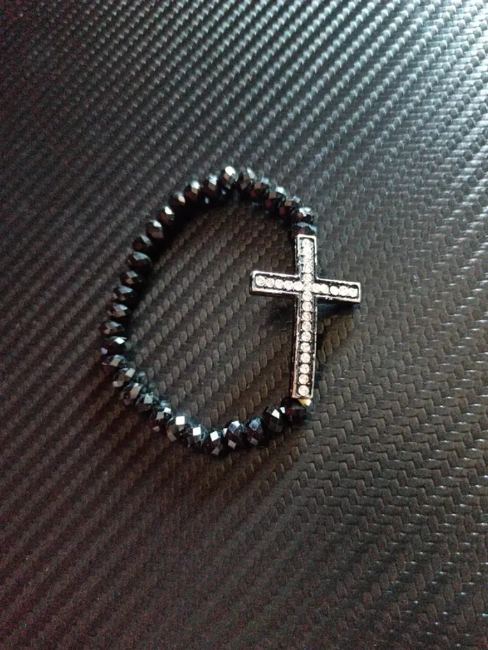 Bracelet perlé croix - photo numéro 2