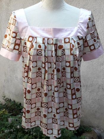 Tunique satinée, manches courtes