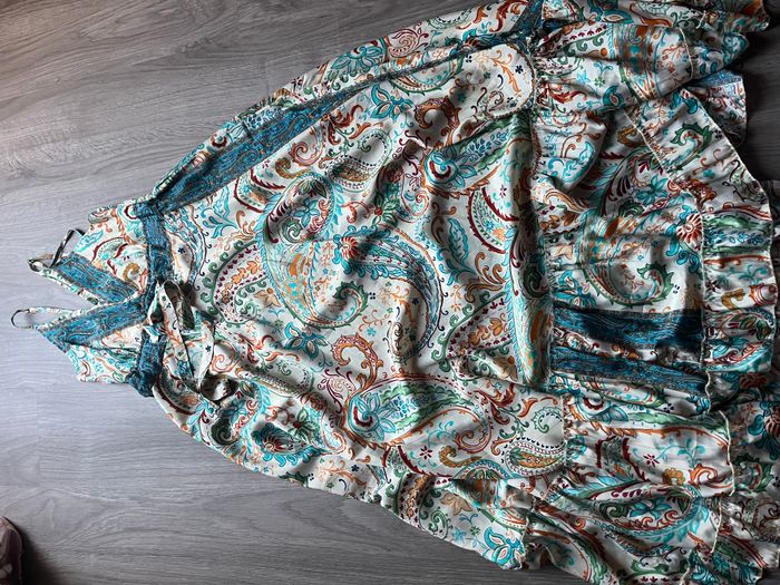 Robe en bon état taille S/M