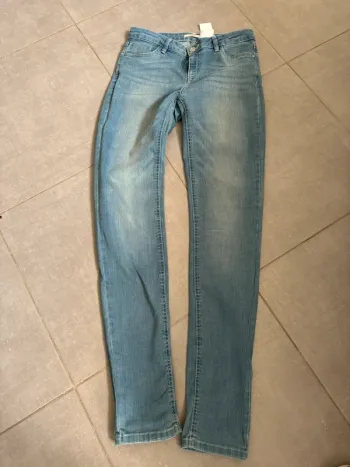 Jean slim cache cache taille 38