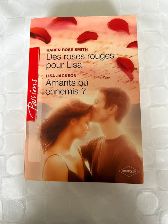 Livre des roses rouges pour Lisa / amant ou ennemi