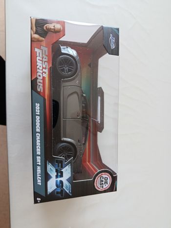 Vend voiture fast and furious 1/32 jamais déballé 