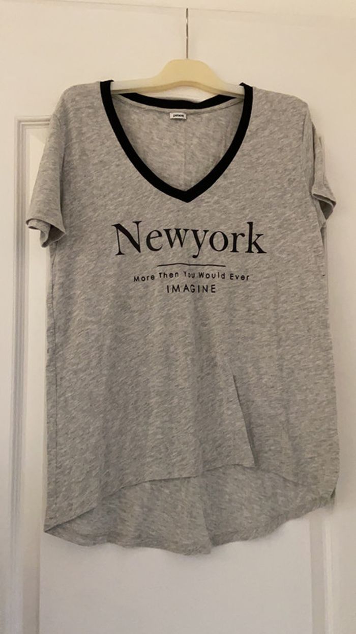 Tee shirt gris - photo numéro 1