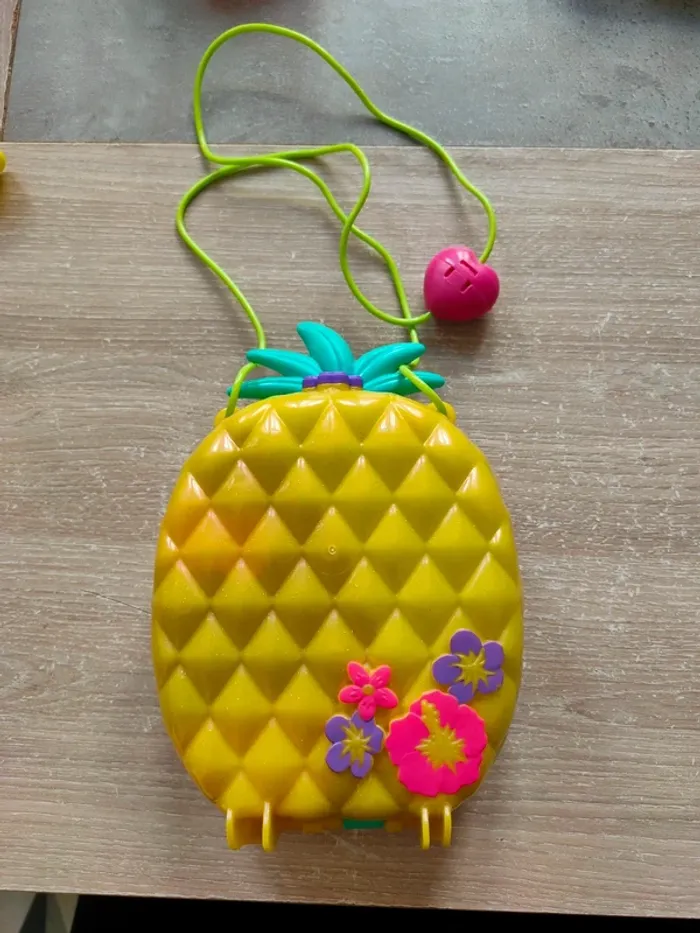 Polly pocket