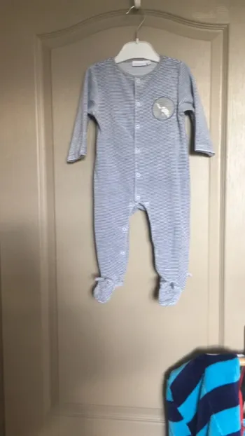 Pyjama grenouillère velours noukies 9 mois