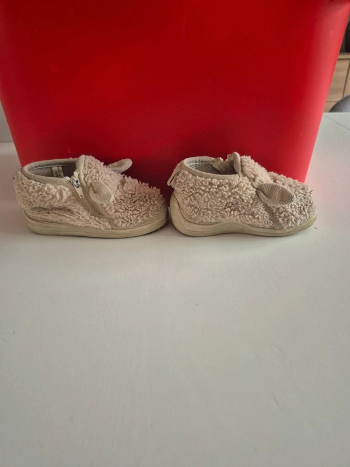 🐾 Chaussons poilus Kiabi taille 22  Cœur doré & oreille 💛 - photo numéro 4