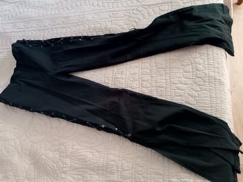 Pantalon laçage sur les côtés