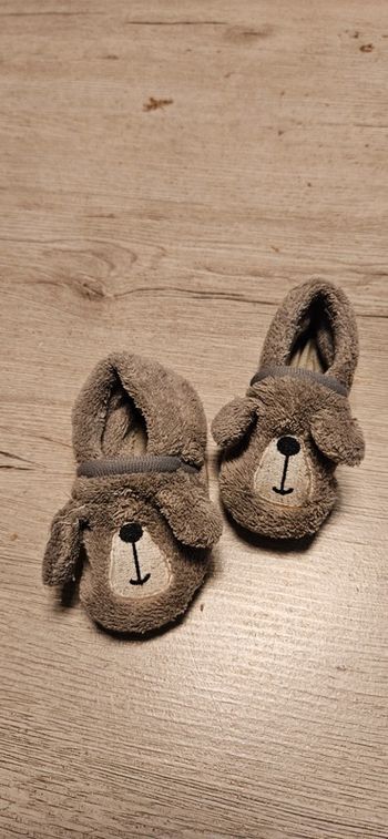 Chaussons / pantoufles à semelles souples, grises, pointure 19/20